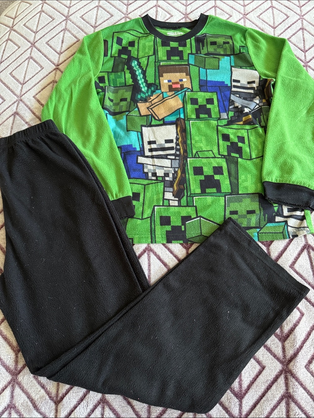 Mojang Minecraft 2 Piece Fleece Pajama Set Creeper & Steve Sleepwear Size 14/16